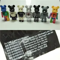 在飛比找蝦皮購物優惠-BE@RBRICK BEARBRICK 香港2001年toy