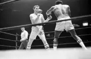 Christy Elliott Blocks A Left Punch From Emile Griffith 1977 Old Boxing Photo