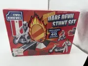 EVEL KNIEVEL DELUXE DARE DEVIL STUNT SET 2005 RARE OVER 40 PIECES COMPLETE
