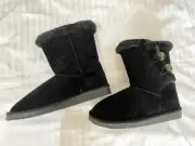"Sugar" Ladies/Teen/girls Black Marty boots, brand new with box. US size 7