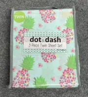 DOT & DASH Twin Sheet 3 Piece Set Floral Pineapple Pattern