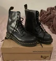 Doc Martens1460 Pascal AirWave Black Boots Size 7 US NEW IN BOX