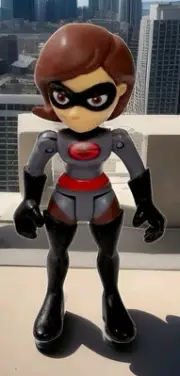 Mrs. Incredible Disney Pixar 2.5" Figure