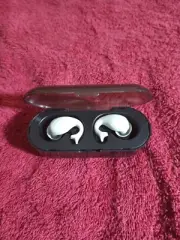 1 Pair Soft Silicone Earplugs Noise Reduction Ear Plugs for Travel Study /White