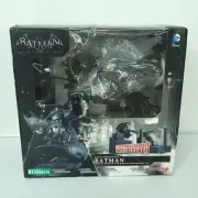 Batman Arkham Knight Kotobukiya Artfx+ Statue 1/10 Painted Model Kit Box Damage