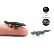 Black Caiman - 1:87 HO scale diorama dollhouse Animal Den Miniatures (1 Animal)