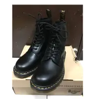 在飛比找蝦皮購物優惠-DR.MARTENS 黑色8孔馬丁