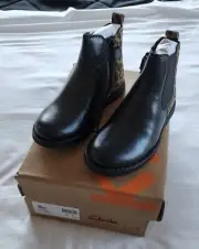 Clarks Kids Girls Chelsea Black Leopard Zip Boots Shoes Size EU 28 E New