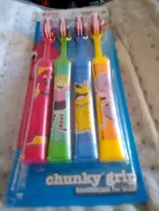1 Package Clifford The Big Red Dog Tooth Brushes. 4pack NEW SEALED. Hard To Find