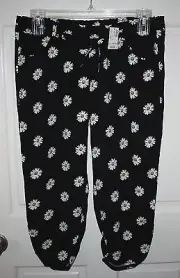 NWT Girls Justice Black with Daisies Rayon Capri Pants Size 18.5 / 18 1/2