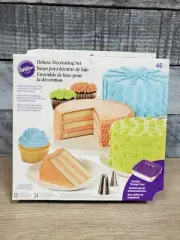 Wilton Deluxe Cake Decorating Set W/ 18 Tips, 24 Disposable Bags + Storage Case