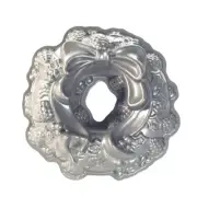 Nordic Ware Holiday Wreath Bundt Pan (85348)
