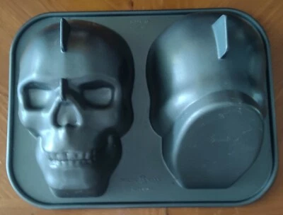NORDIC WARE Skull pan Halloween Haunted Creepy 9 cup (hch)