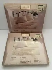 Vintage Caress for Mervyns. 2x Twin Flat Sheets. (Felicia Multi-Color)