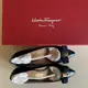 [二手] Salvatore Ferragamo深藍色尖頭高跟鞋