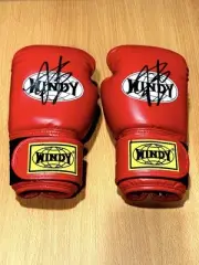 Rizin Fighter Asakura Mirai, Autographed Gloves