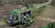 COLLECTORS SHOWCASE VIETNAM WAR CS01178 VIETNAM U.S. ARMY 7TH AIR CAVALRY HUEY