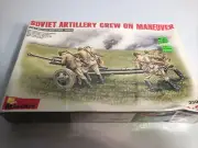Miniart 35081 1/35 Scale WWII Soviet Artillery Crew On Maneuver
