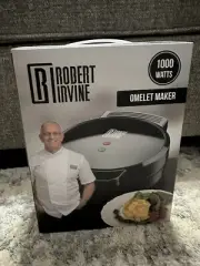 Omelet Maker Robert Irvine 1000 Watts New In Box