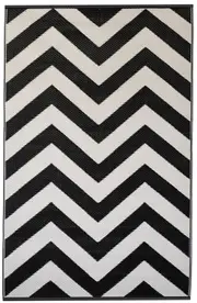 Black and White Chevron Pattern Reversible Waterproof Recycled Plastic Outdoor Rug - Weatherproof Rug, Recycled Plastic, Sustainable, Eco Friendly UV Resistant, Durable Outdoor, Patio Rug