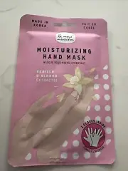 Le Mini Macaron Moisturizing Vanilla Almond Hand Mask New (2 Gloves)