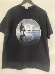 Garth Brooks World Tour 2014 T Shirt Size XLarge. Pit To Pit 23”