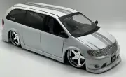 Chrysler Town & Country PEARL WHITE – Jada Dub City 1/24 Scale Die-cast "MAYA"