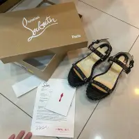 在飛比找蝦皮購物優惠-鞋碼35紅底鞋 CHRISTIAN LOUBOUTIN