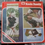 1973 WHITMAN CRAFT SERIES #4964 KOALA FAMILY WALL HANGING NIB