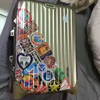 在飛比找蝦皮購物優惠-RIMOWA黃金版登機箱