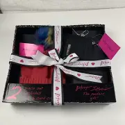Betsey Johnson Women's Hat & Card Case 2 Piece Boxed Gift Set Black & Red 6153