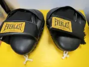 ⚡⚡⚡ NEW (unused, no tags) EVERLAST 1910 Focus Mitts boxing - black