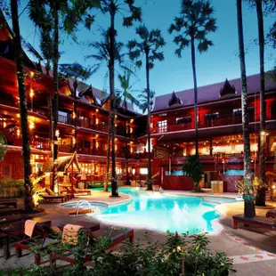 芭東皇家費瓦德村飯店Royal Phawadee Village Patong Beach Hotel