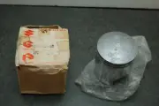 NOS GENUINE SUZUKI 12110-31002-100 1.0mm OVERSIZE Piston 12110-15710 GT750 GT500
