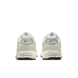 【NIKE】ZOOM VOMERO 5 運動鞋/碳灰白/男鞋-HF0731007/ US12/30cm