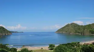 CRIS VILLA Pico de Loro Beach Resort