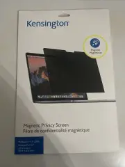 ONE Kensington MacBook Pro 13 2016 & Late Magnetic Privacy Screen K64490WW