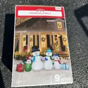 HOLIDAY TIME SNOWMAN FAMILY AIRBLOWN INFLATABLE INDOOR/OUTDOOR LIGHTS UP 9 Foot