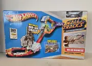 Mattel Hot Wheels Mid-Air Madness Wall Tracks Trackset 2011
