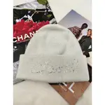 在台現貨🇮🇹✈️21888 香奈兒 CHANEL 字母 亮片刺繡毛帽 冷帽