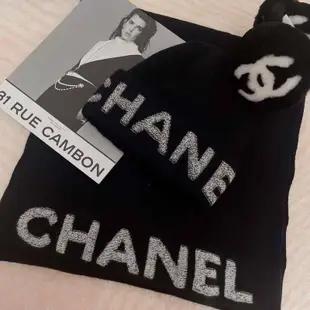 Chanel 黑白字母 可配整套 一起帶整套超級美💕🔥 帽子 圍巾 正品代購歐洲代購