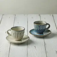 在飛比找PChome24h購物優惠-有種創意 - 日本信樂燒 - 雕紋圓底咖啡對杯組(4件式) 