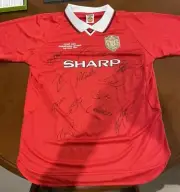 MANCHESTER UNITED TEAM SIGNED JERSEY – CHAMPIONS LEAGUE FINAL WINNERS 1999