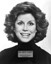 MARY TYLER MOORE - 8X10 PUBLICITY PHOTO (ZY-775)