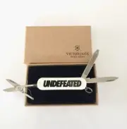 victorinox Undefeated Classic sd mulch tool knife rare logo white