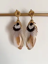 在飛比找Yahoo!奇摩拍賣優惠-法國手工珠寶 GAS Bijoux 民族風羽毛墜式耳環