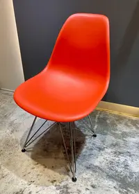 在飛比找Yahoo!奇摩拍賣優惠-Herman Miller Eames DSR Side C