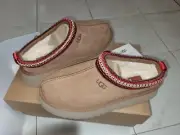 UGG Tazz Slipper Platform Shoes Chestnut Color Size 9 Platform New In Box
