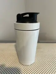 500ML Stainless Steel White Whey Protein Shaker Bottle with Metal Blender