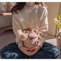 在飛比找蝦皮商城精選優惠-一件免運 韓國代購 正韓女裝 獨特花朵蕾絲波浪花邊上衣